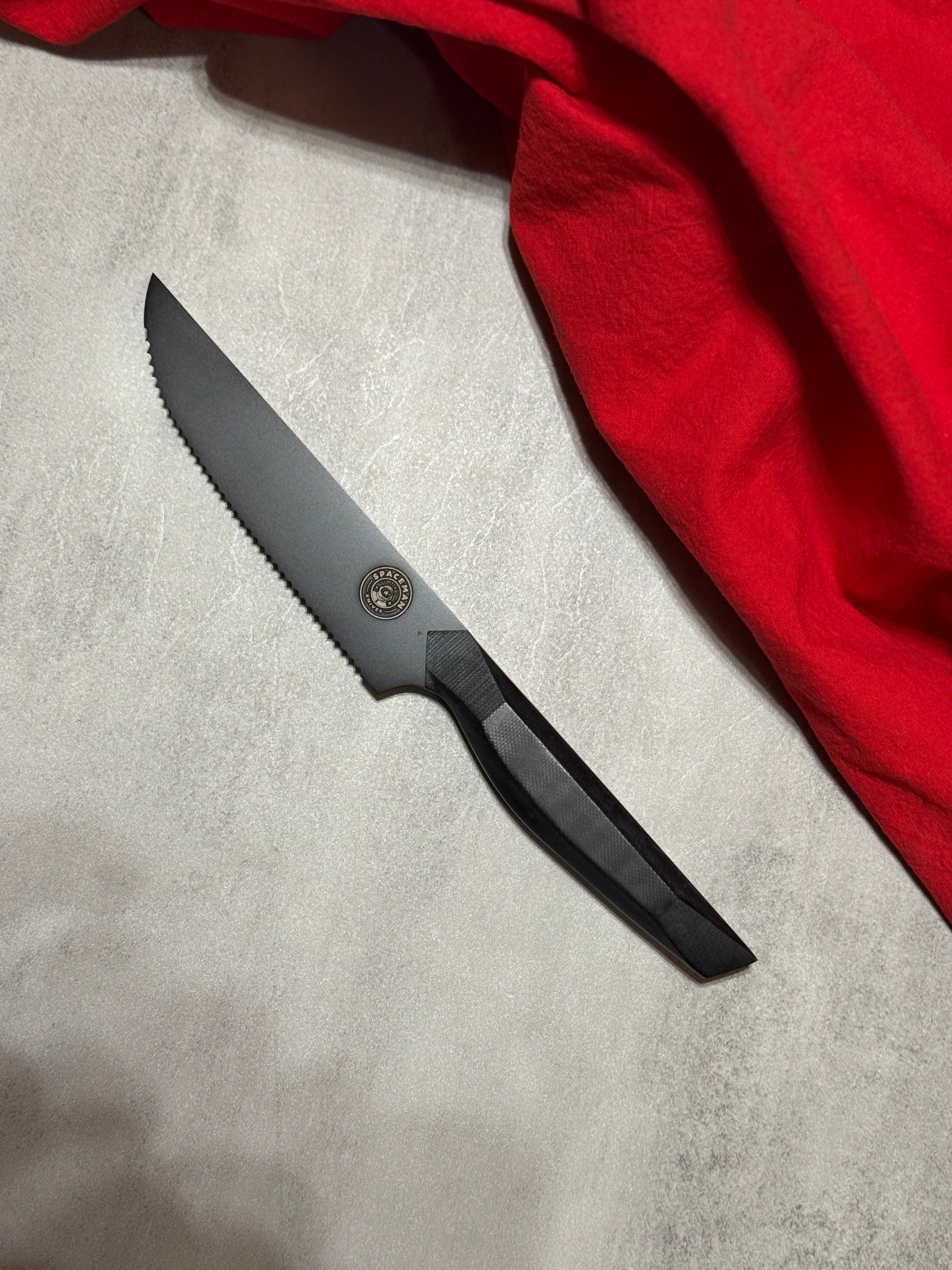 Dark Matter Serrated Utility Knife – 5"