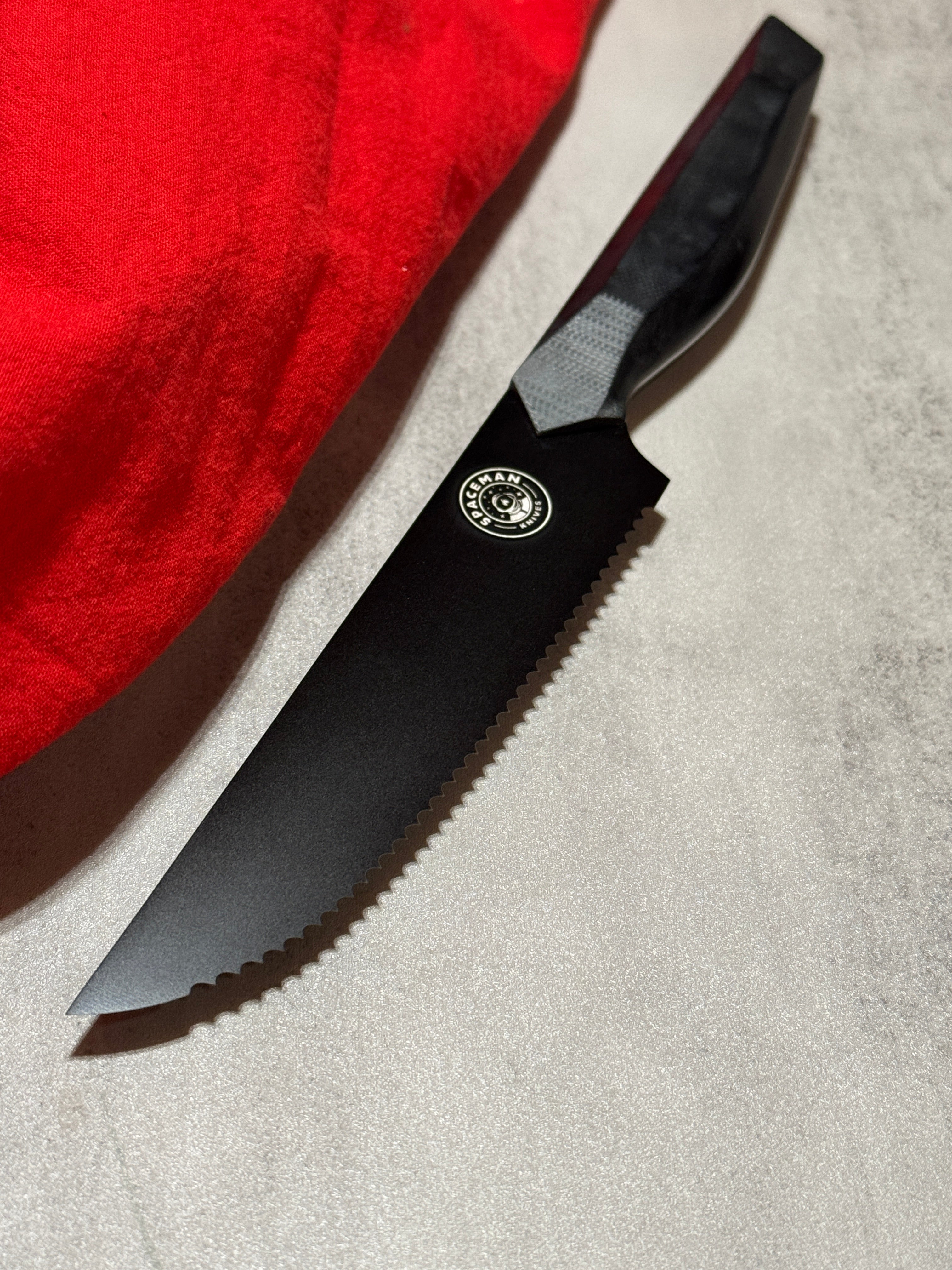 Dark Matter Serrated Utility Knife – 5"