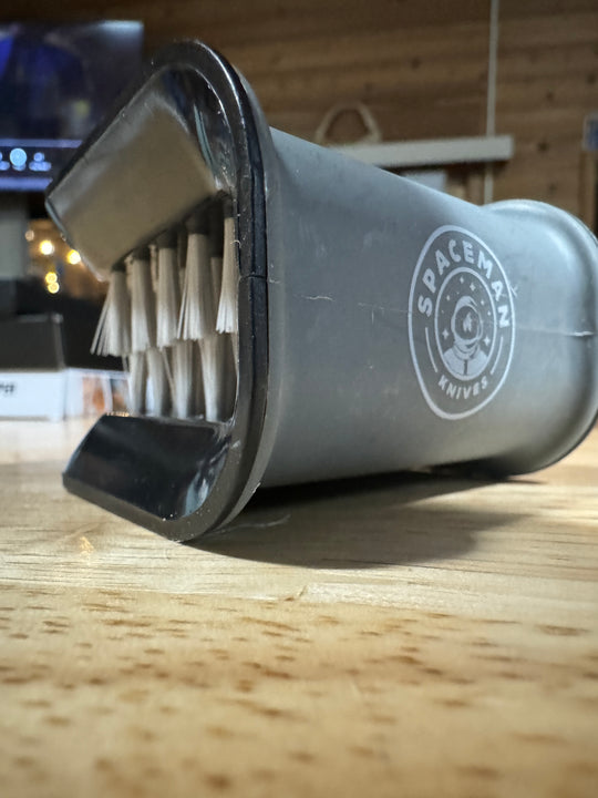 Spaceman Knife Scrubber