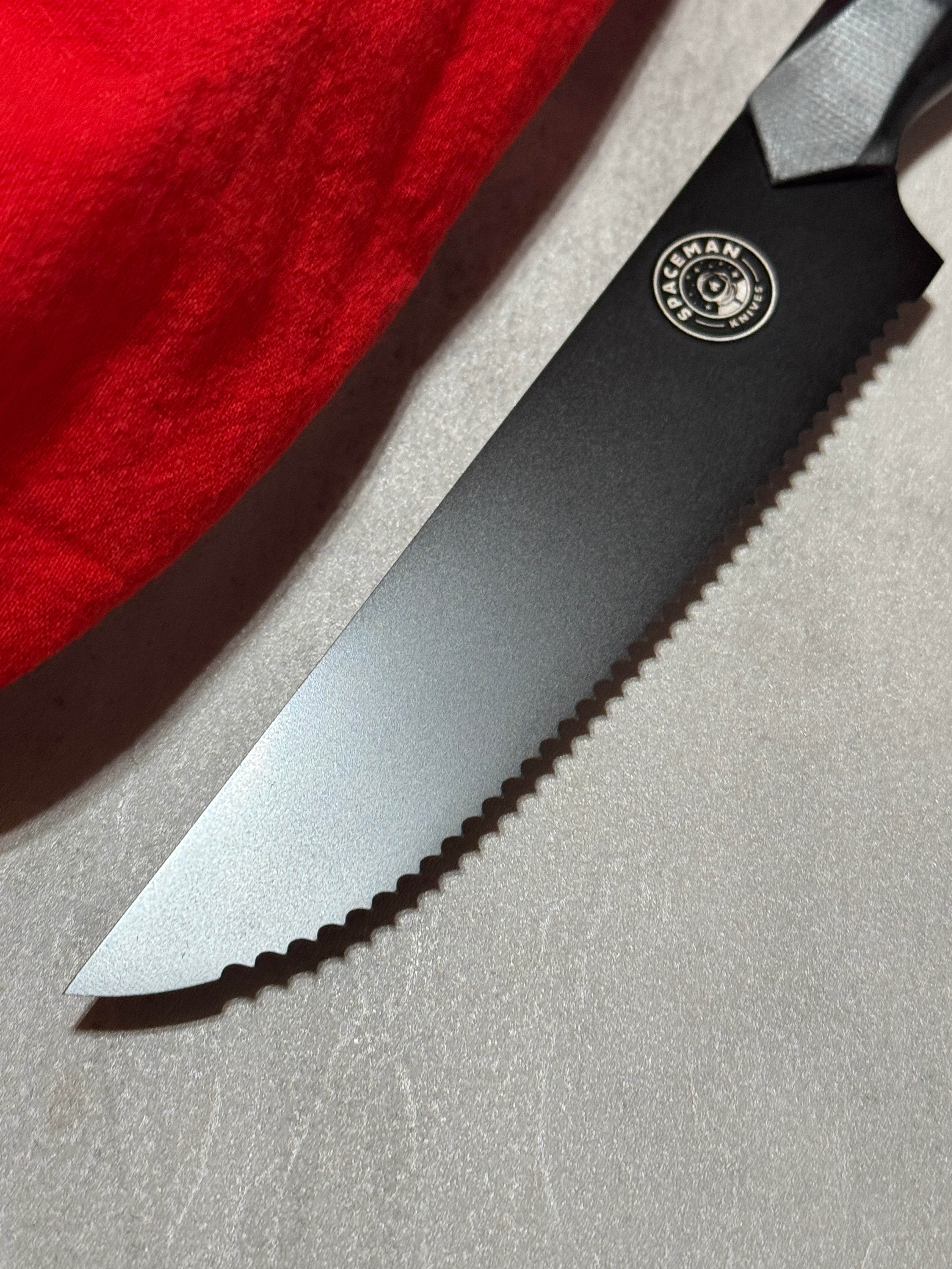 Dark Matter Serrated Utility Knife – 5"