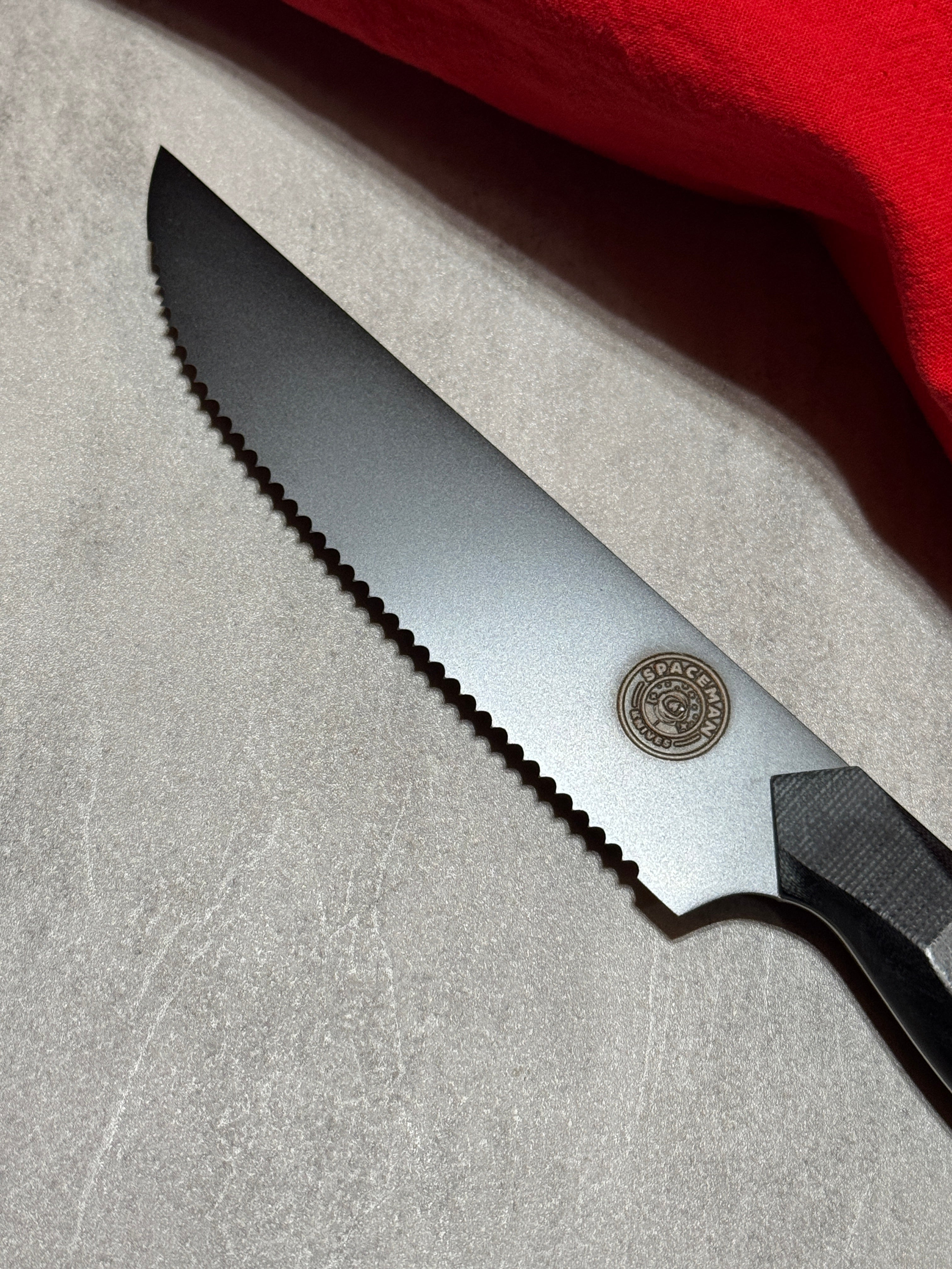 Dark Matter Serrated Utility Knife – 5"